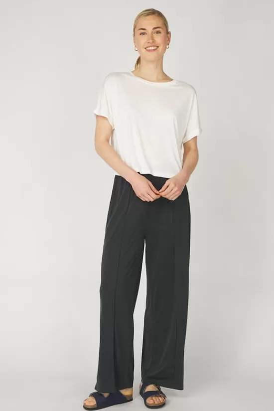 New T-Shirt Mama T-Shirts & Tops
